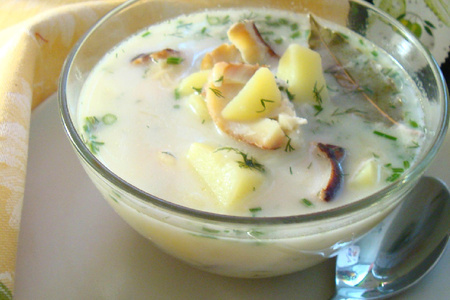 Суп рыбно-молочный с треской горячего копчения.