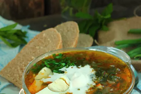 Щи с крапивой, щавелем и снытью