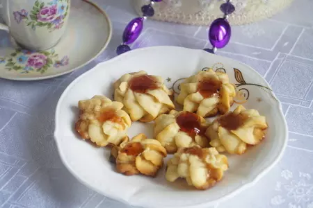 Курабье по-азербайджански с пряностями