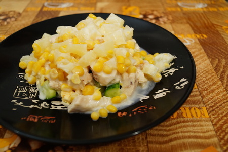 Салат с курицей и ананасом. видео
