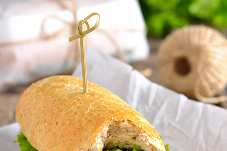 Французский сэндвич с печеночным паштетом. тест-драйв с окраиной