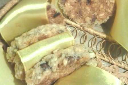 Печенье овсяное с орехами и изюмом