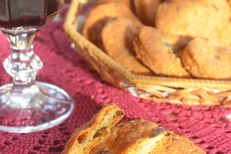 Фото к рецепту: Сырное печенье с шампиньонами