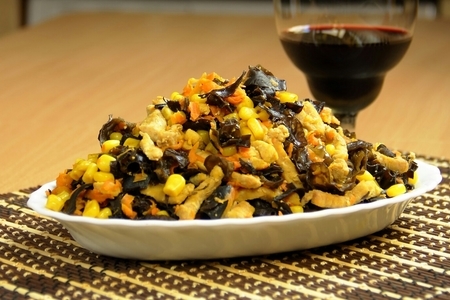 Фото к рецепту: Мясной салат с древесными грибами, видео