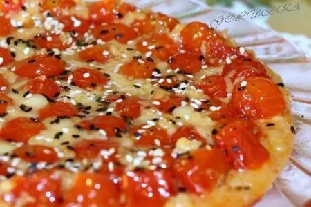 Горячий пирог c карамельными черри
