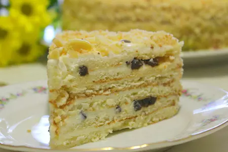 Торт с творожными коржами и черносливом (заходите, друья, есть повод!  )