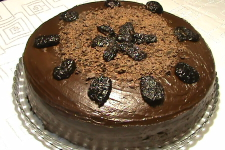 Фото к рецепту: Шоколадный торт с черносливом. видео