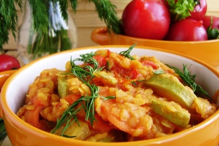 Фото к рецепту: Пряное овощное рагу с чечевицей
