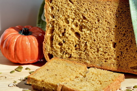 Пшенично-ржаной тыквенный хлеб с семечками и орехами  (рецепт для хлебопечки)