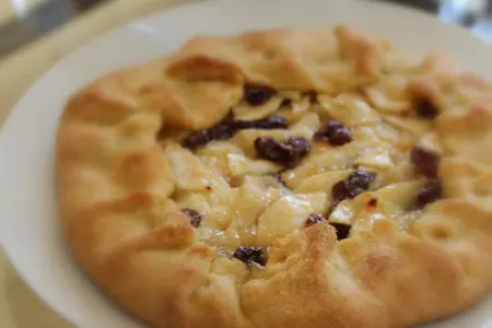 Постная галета с фруктами и джемом