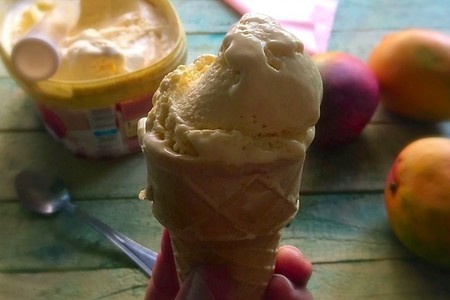 Фото к рецепту: Домашнее манговое мороженое