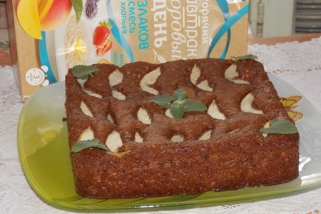 Фото к рецепту: Шоколадный  кекс  с  хлопьями и грушей.