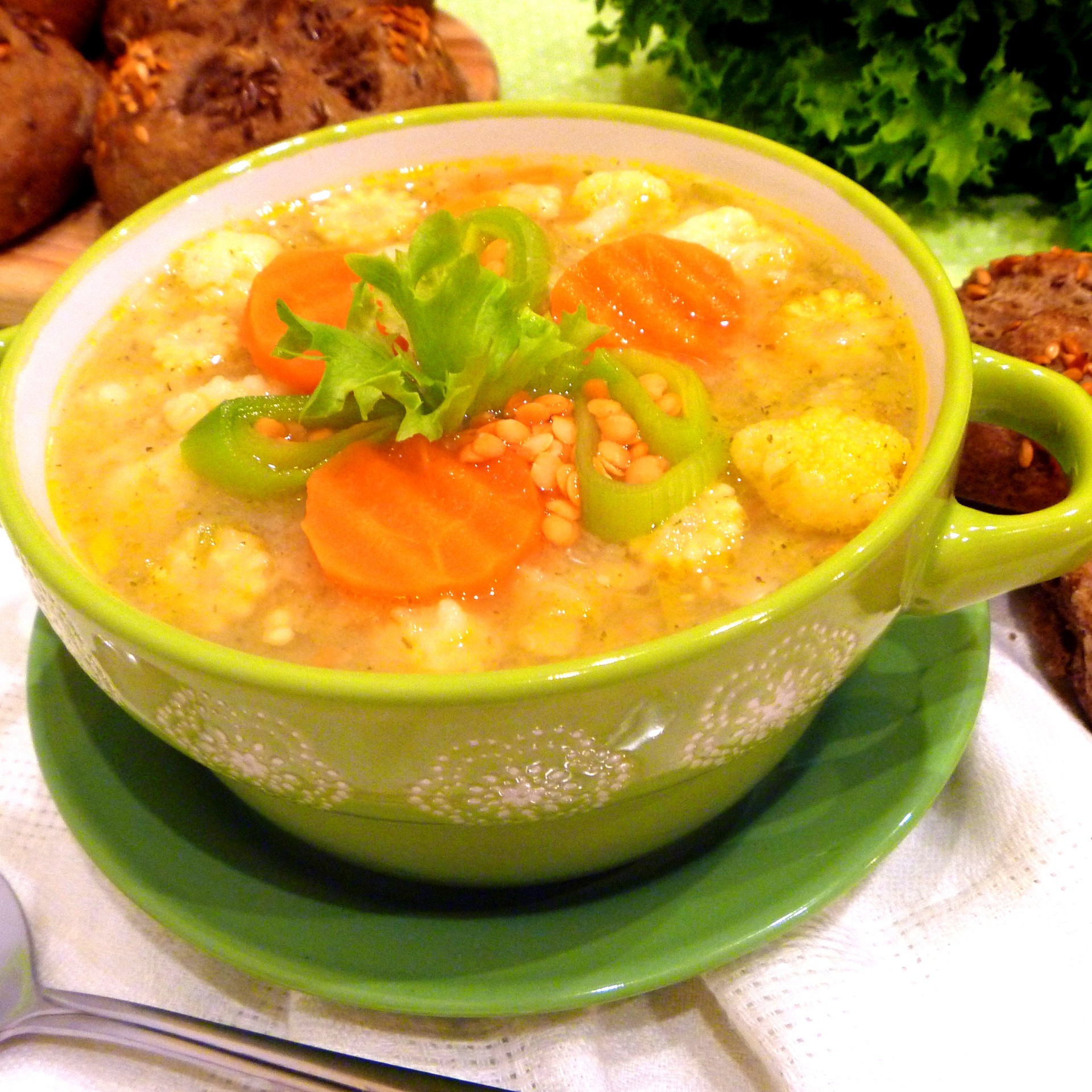 Постный суп с овощами. Овощные супы наваристые. Суп чечевичный овощной. Постный овощной суп. Чечевичный суп с овощами.