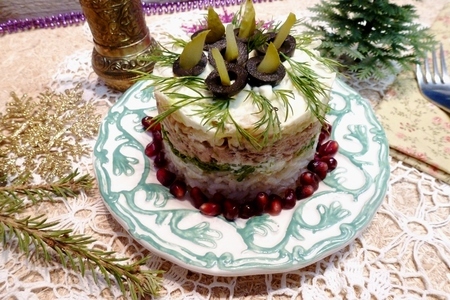 Фото к рецепту: Салат с тунцом и яблоком