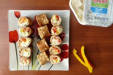 Блинные роллы с сыром чабан