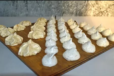 Безе с шоколадом