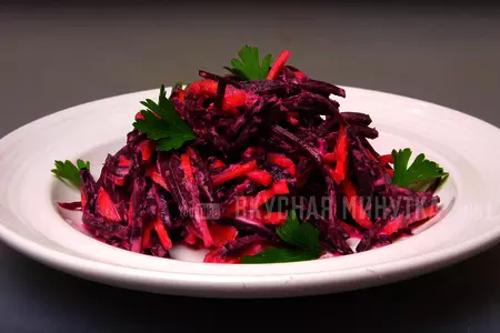 Три необычных салата из сырой свеклы