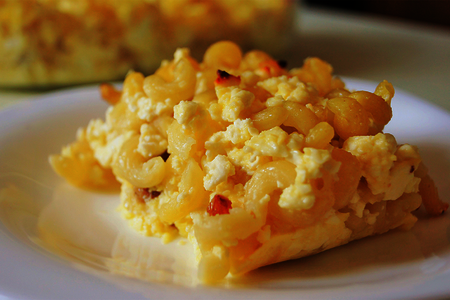 Фото к рецепту: Сладкая запеканка из макарон | сытный и вкусный завтрак