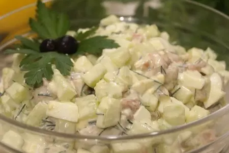 Невероятно вкусный и нежный салат. съедается быстрее, чем готовится!