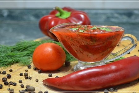 Рецепт аджики из помидор на зиму (без варки). сырая домашняя аджика 