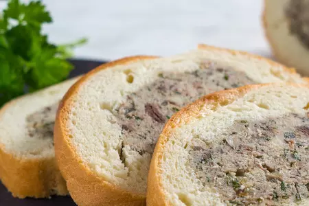 Фаршированный батон с сардиной. вкусная и простая закуска, которую удобно взять с собой