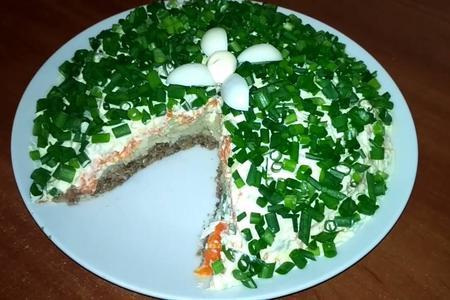 Фото к рецепту: Салат "зеленая поляна"со шпротами.идеально для праздничного стола.