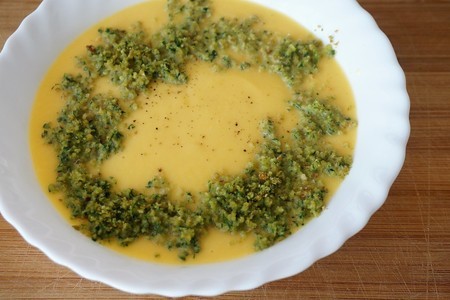 Фото к рецепту: Суп-пюре из цветной капусты и тыквы+ очень классная заправка.