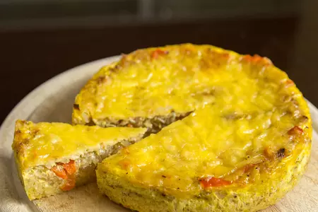Пирог с луком и кукурузными чипсами