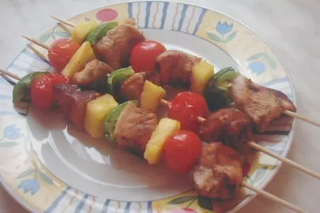Шашлычок с ананасом.