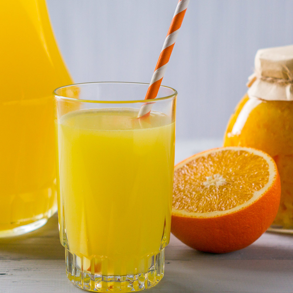 Как сделать апельсиновый сок в домашних условиях. Апельсиновый сок. Апельсиновый сок из 4 апельсинов. Апельсины для сока. Сок из апельсинов 9 литров.