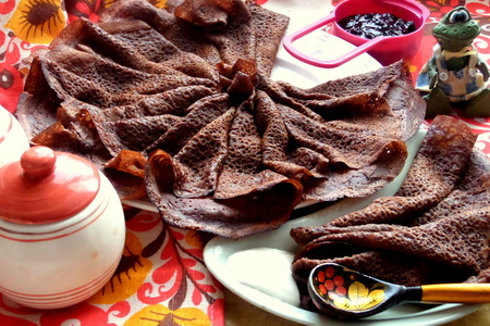 Фото к рецепту: Шоколадно-овсяные блины