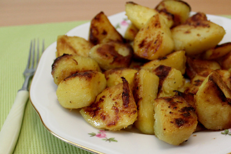 Фото к рецепту: Секрет хрустящей запеченной картошки!