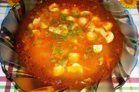 Постный томатный суп с фасолью и грибами