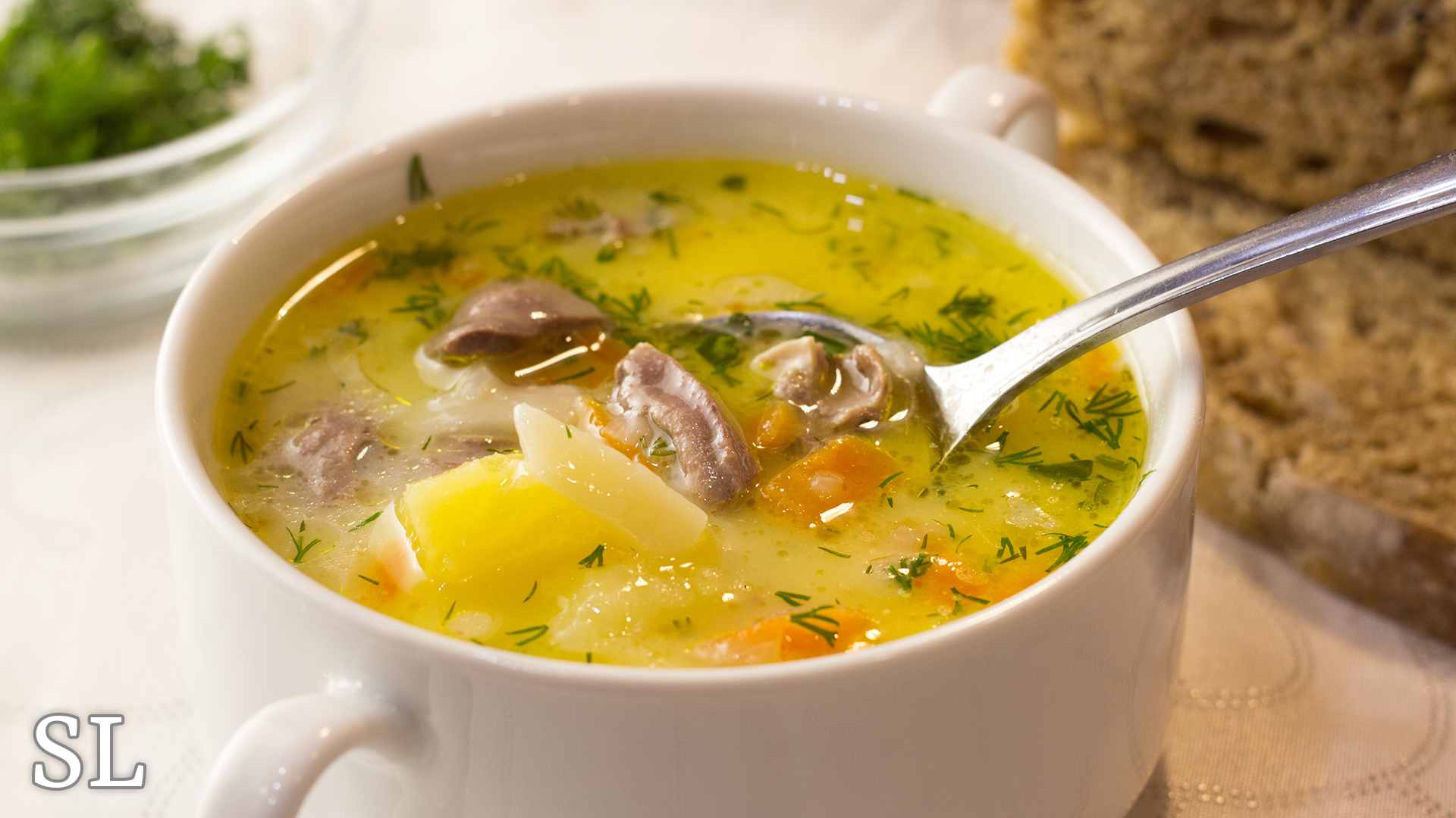 Вкусный суп на ужин. Суп с куриными потрошками. Для супа. Суптс куриными сердечками. Русские супы.