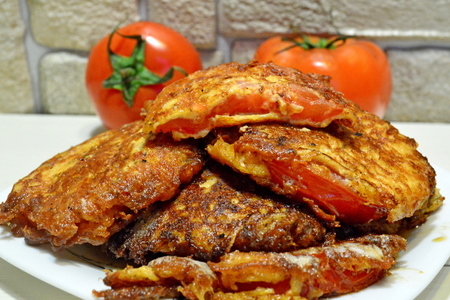 Фото к рецепту: Жареные помидоры в сырном кляре
