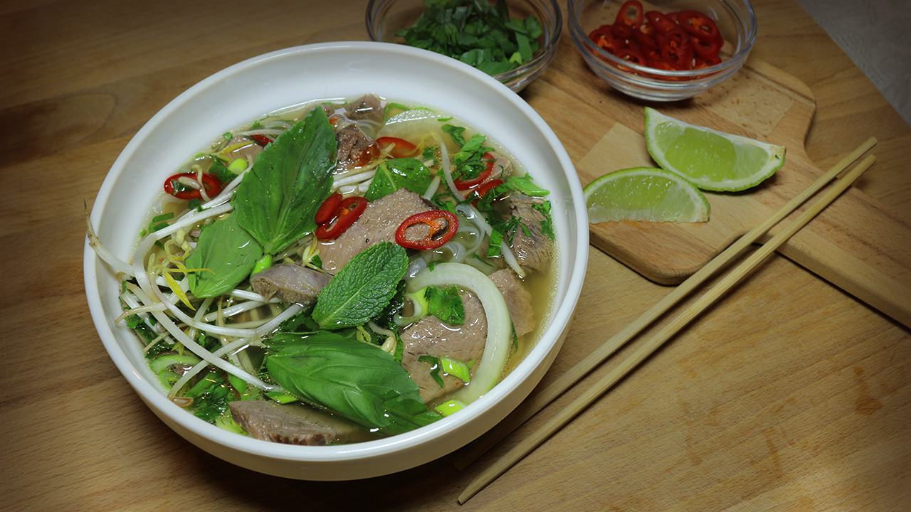 Пошаговый рецепт «Вьетнамский суп фо-бо (pho bo)» – готовьте быстро и вкусн...
