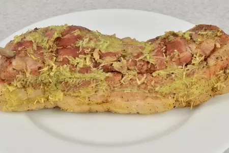 Отварное сало маринованное в чесноке и перце