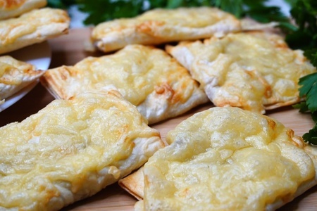 Фото к рецепту: Пирожки из лаваша с вкусной и сытной начинкой