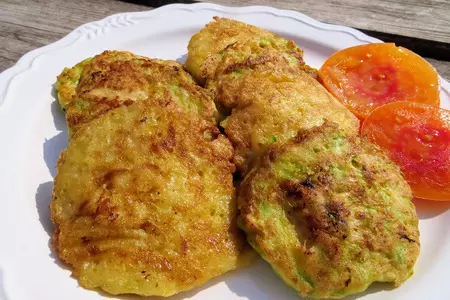 Курица в хрустящей шубке из картофеля и кабачка!