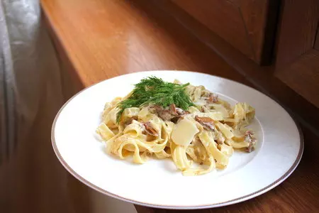 Тальятелле с курицей и лисичками