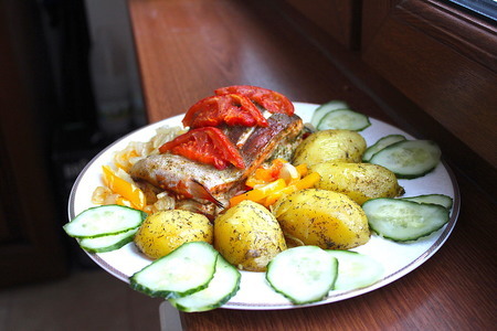 Фото к рецепту: Семга с запеченными овощами