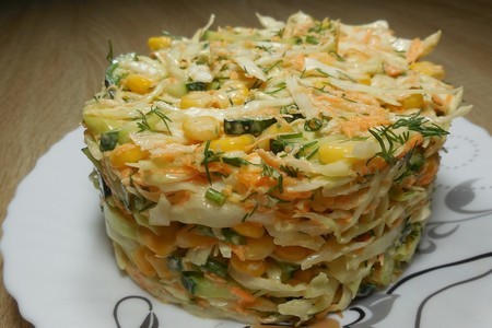 Быстрый, вкусный и красивый салат с капустой и овощами 