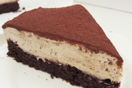 Фото к рецепту: Шоколадный торт с кофейным муссом
