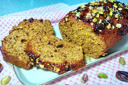 Кекс с финиками и орехами