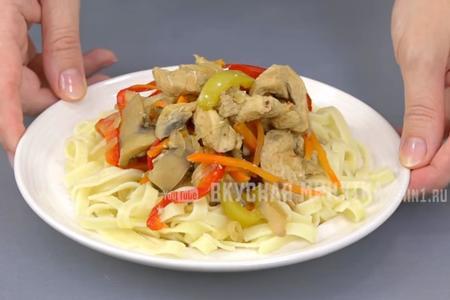Фото к рецепту: Невероятно вкусное филе с овощами в пакете