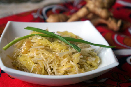 Фото к рецепту: Салат с топинамбуром и картошкой