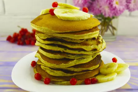 Банановые панкейки