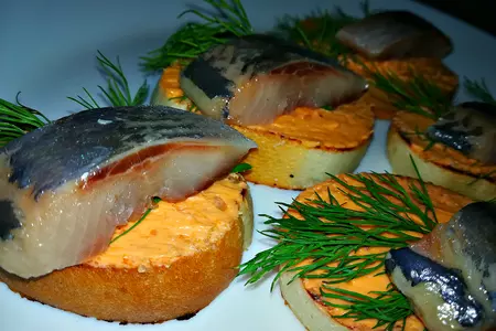 Закуска с селедкой