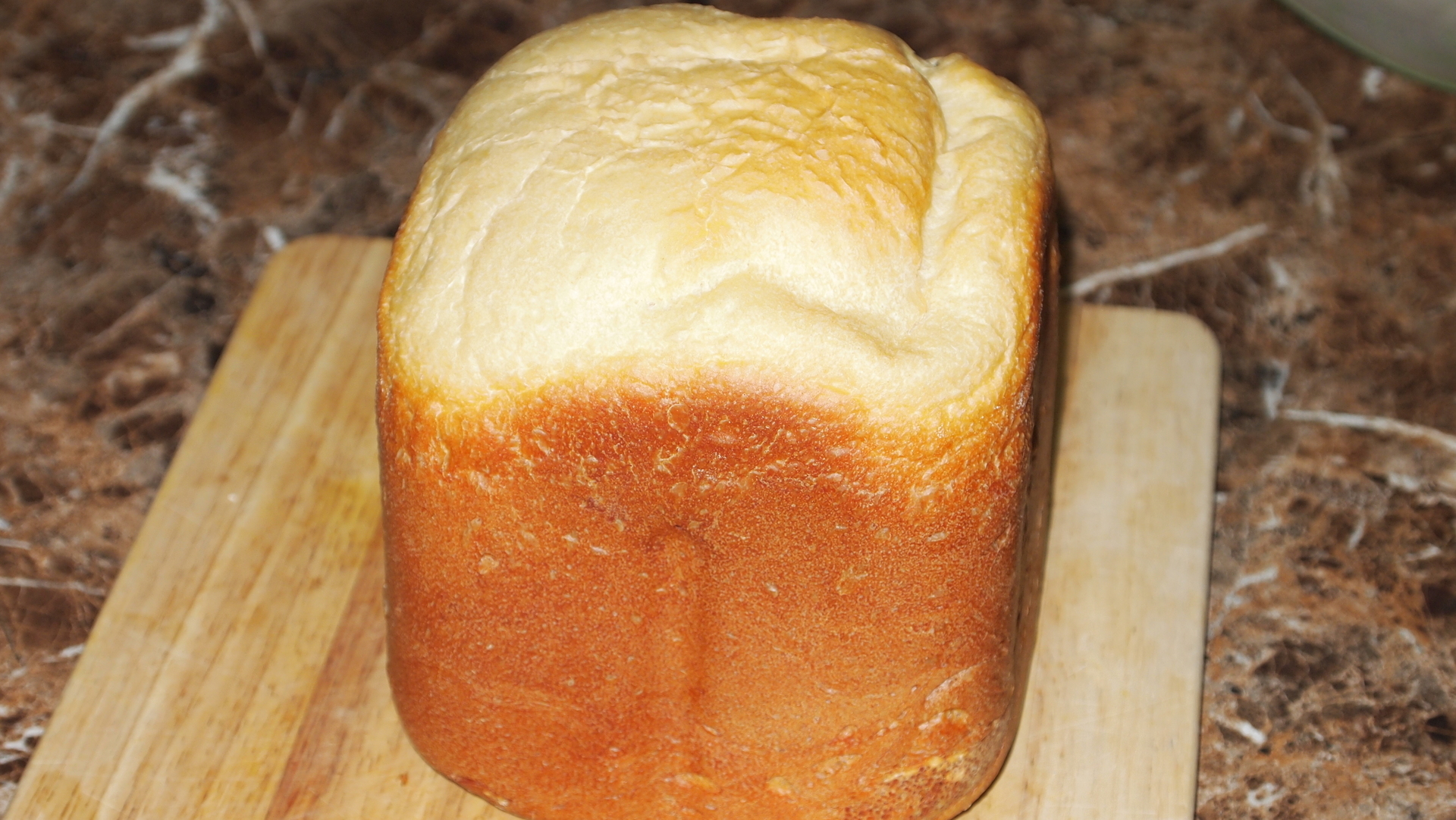 Хлеб на кефире в хлебопечке. Хлеб на кефире без дрожжей. Выпечка молочного хлеба в хлебопечке. Хлеб на ряженке в хлебопечке. Тесто на кефире в хлебопечке