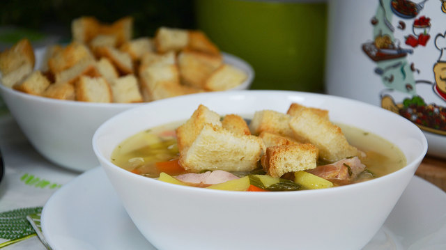Гороховый суп с копченым окорочком — рецепт с пошаговыми фото и видео